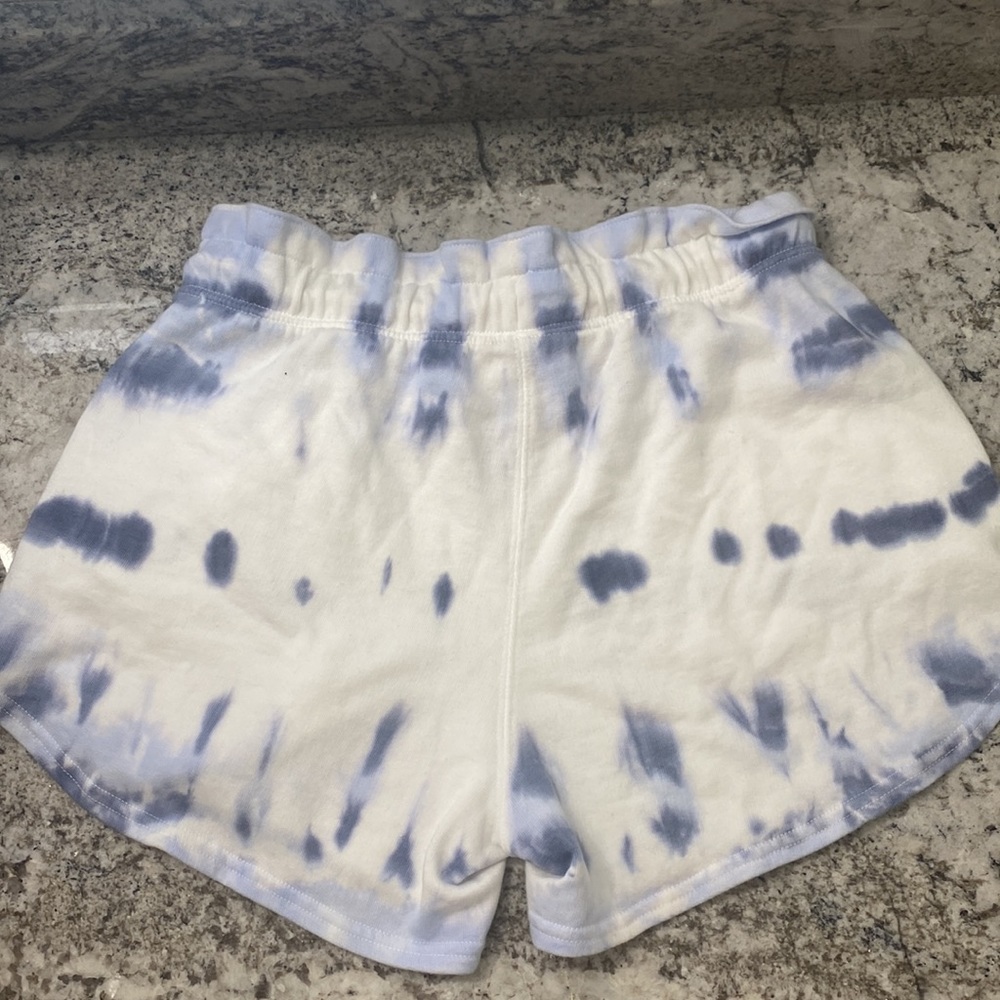 Target Universal Thread Shorts - Picture 3 of 4
